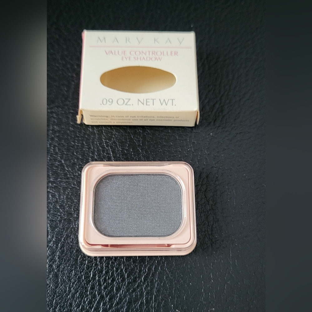 NIB Vintage Mary Kay Eye Shadow Color: Black Onyx 0013 .09 oz Apply Wet or Dry
